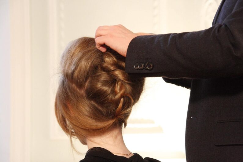 demonstration hair model show 52499